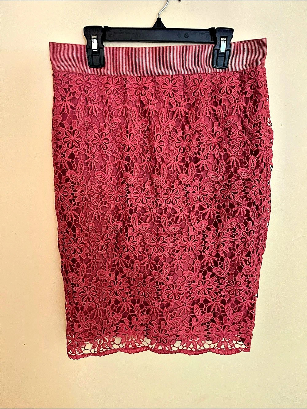 Ann Taylor Floral Lace Midi Skirt in Coral Like New